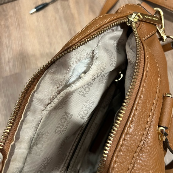 Michael Kors Crossbody Bag - Picture 6 of 6